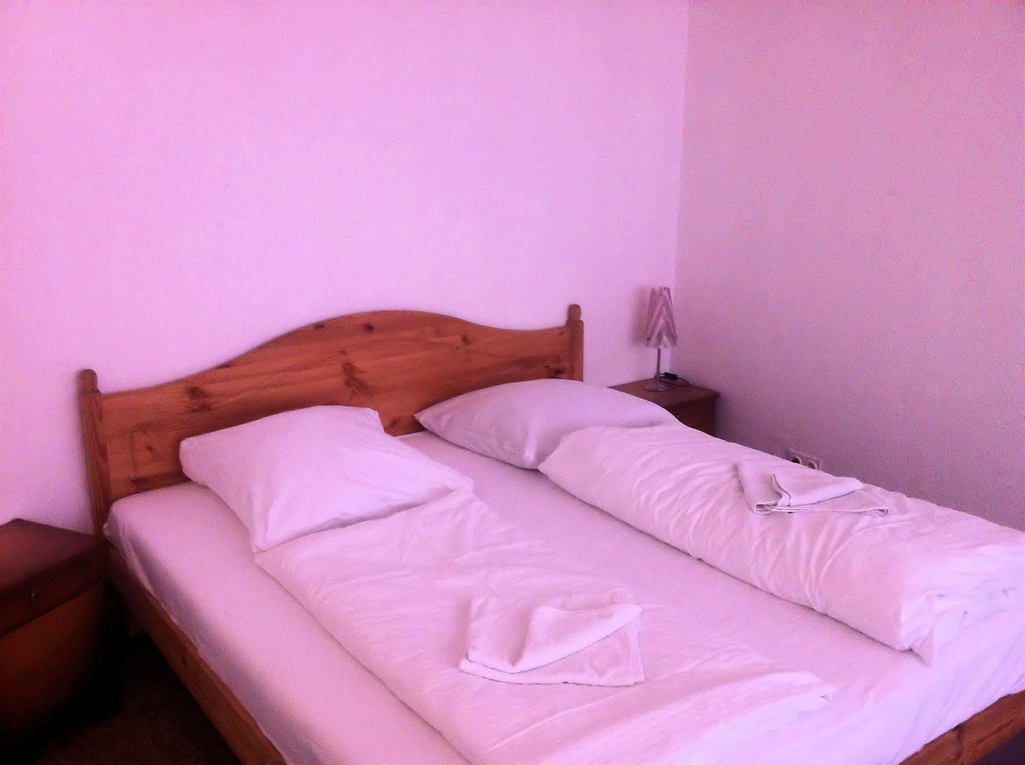 Puschkin Rooms Берлин Экстерьер фото